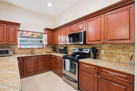 435 Mohawk Lane, Boca Raton FL - photo 11 of 44