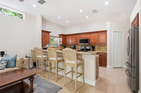 435 Mohawk Lane, Boca Raton FL - photo 13 of 44