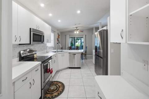 6644 Picante Circle, Fort Pierce FL - photo 21 of 36