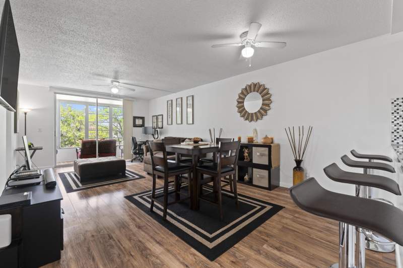 2 bedroom Condominium at 5275 NW 10th Court #305, Lakeview South Condo, Plantation — photo 2
