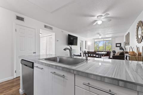 5275 NW 10th Court #305, Plantation FL - photo 10 of 44