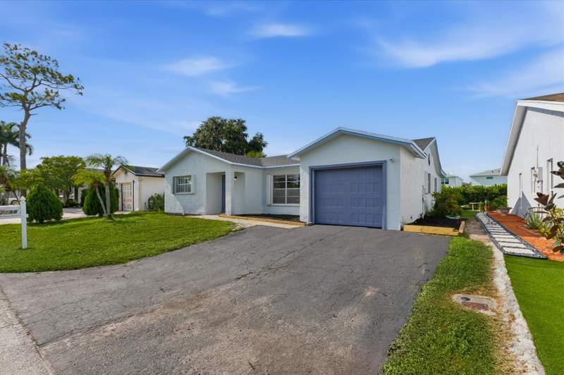 2 bedroom Single Family Residence at 7198 Pine Forest Circle, Lucerne Lakes Homes Village I 6th Add, Lake Worth — photo 4