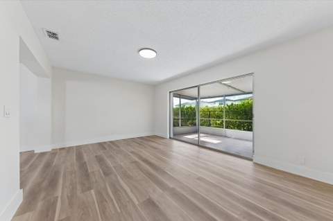 7198 Pine Forest Circle, Lake Worth FL - photo 20 of 39