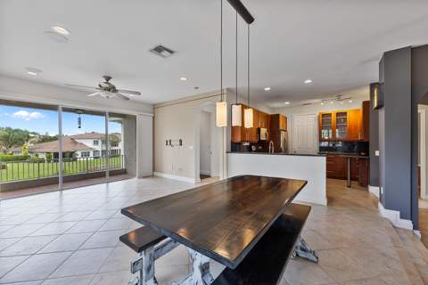 6380 Bella Circle #905, Boynton Beach FL - photo 7 of 32