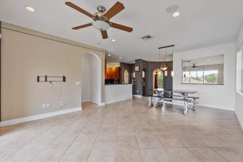 6380 Bella Circle #905, Boynton Beach FL - photo 8 of 32