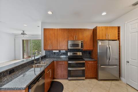 6380 Bella Circle #905, Boynton Beach FL - photo 10 of 32