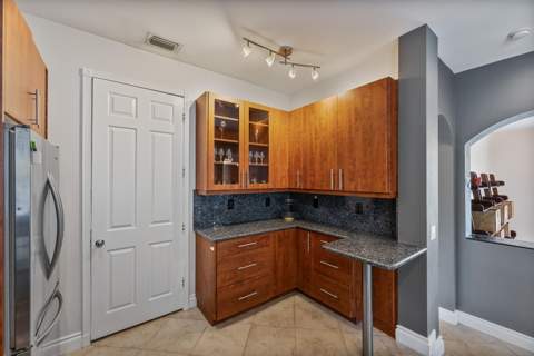 6380 Bella Circle #905, Boynton Beach FL - photo 11 of 32