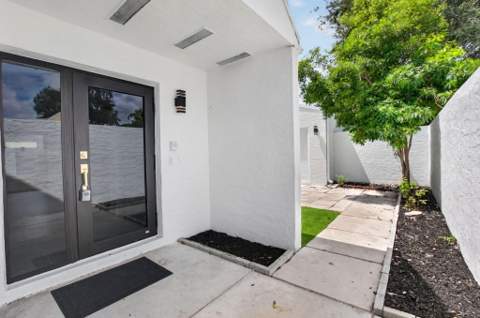 905 NW 21st Way, Delray Beach FL - photo 14 of 91