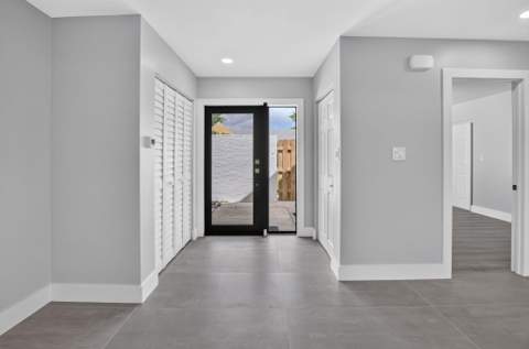 905 NW 21st Way, Delray Beach FL - photo 15 of 91
