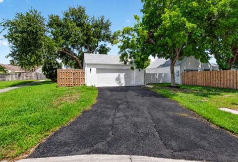 905 NW 21st Way, Delray Beach FL - photo 6 of 91