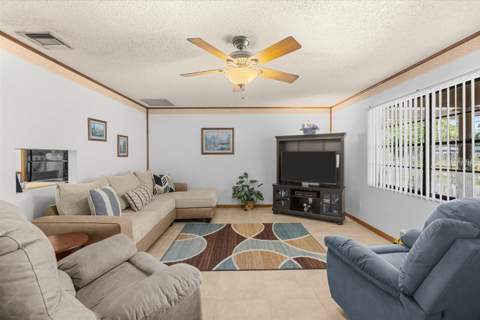 351 Baysinger Avenue, Fort Pierce FL - photo 14 of 57