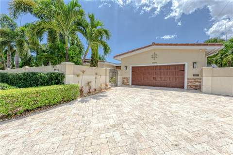 2726 NE 25th Place, Fort Lauderdale FL - photo 14 of 66