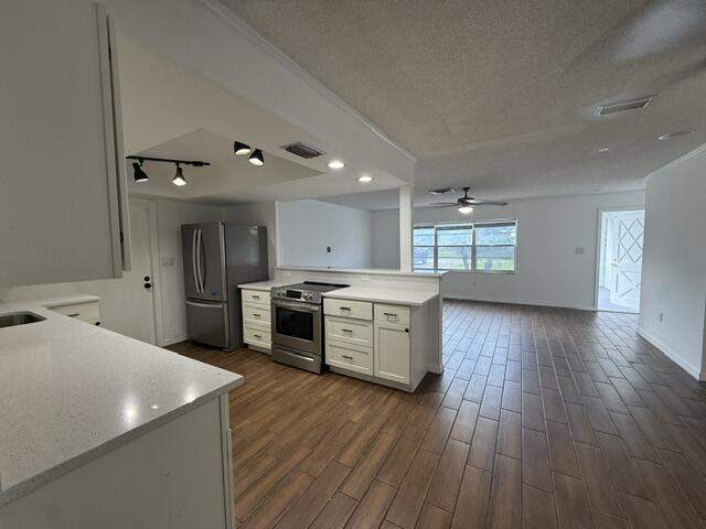 3 bedroom Single Family Residence at 1315 Parkland Boulevard, Riverdale Yacht Club Estates Unit 2, Fort Pierce — photo 3