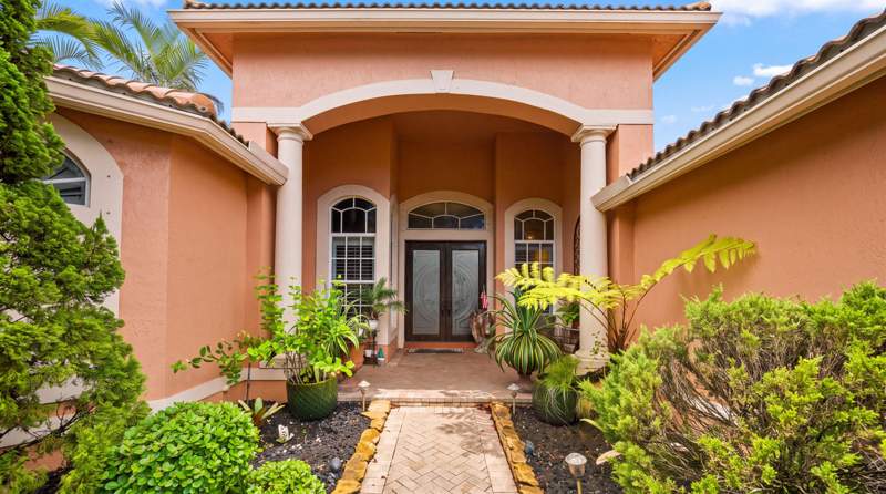 4 bedroom Single Family Residence at 4916 Forest Dale Drive, South Road Pud, Lake Worth — photo 2