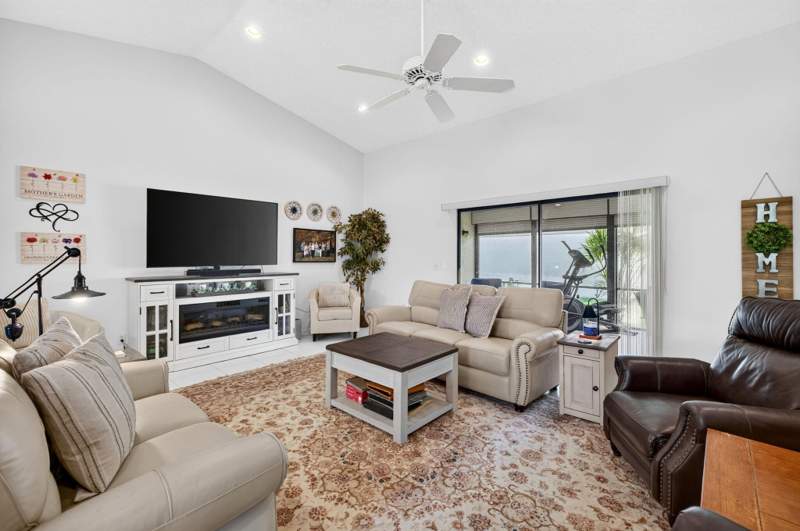 2 bedroom Single Family Residence at 2320 Riviera Drive, RAINBERRY ESTATES, Delray Beach — photo 5