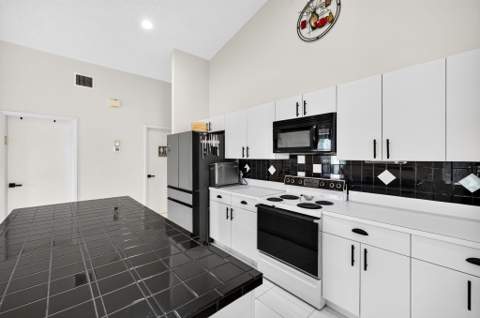 2320 Riviera Drive, Delray Beach FL - photo 11 of 78