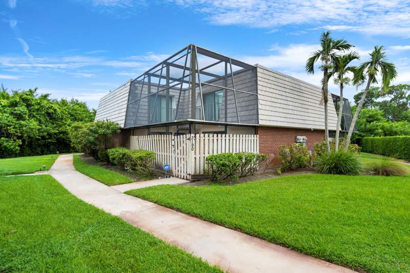 2 bedroom Villa at 3190 SE BROOK Street, BROOK VILLAS, Stuart — photo 1