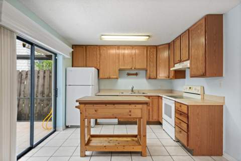 3190 SE BROOK Street, Stuart FL - photo 10 of 28