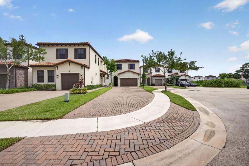3 bedroom Single Family Residence at 4004 Screw Pine Cove, Mediterranea/Arbor Parc, Riviera Beach — photo 5