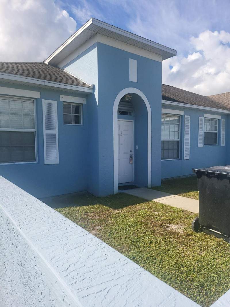 4 bedroom Single Family Residence at 558 SW Halifax Avenue, Port St Lucie Section 22, Port St. Lucie — photo 2