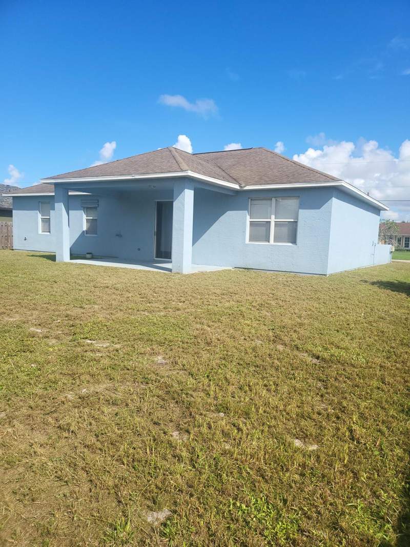 4 bedroom Single Family Residence at 558 SW Halifax Avenue, Port St Lucie Section 22, Port St. Lucie — photo 5