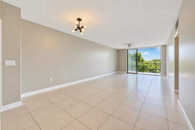 2 bedroom Condominium at 1410 S Federal Highway #303, El Castelay Condo, Lake Worth Beach — photo 3