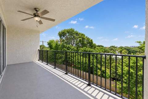 1410 S Federal Highway #303, Lake Worth Beach FL - photo 13 of 14