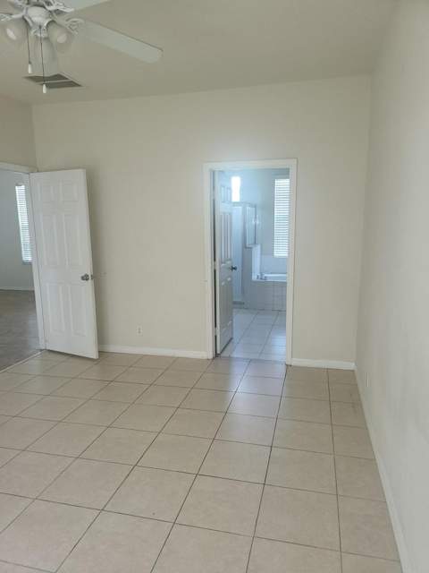 558 SW Halifax Avenue, Port St. Lucie FL - photo 15 of 27