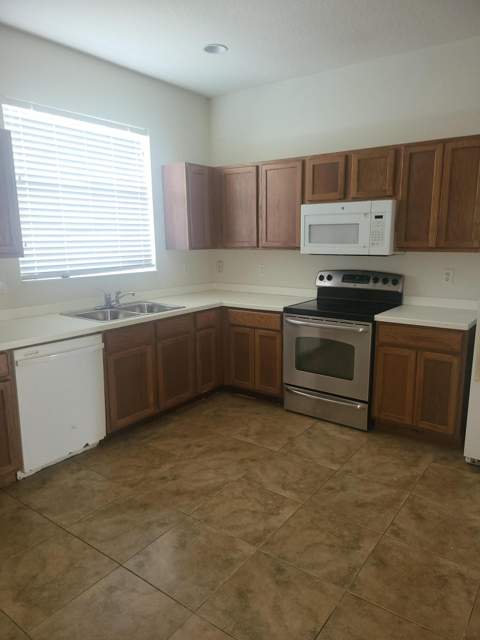 558 SW Halifax Avenue, Port St. Lucie FL - photo 10 of 27