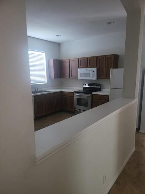 558 SW Halifax Avenue, Port St. Lucie FL - photo 9 of 27