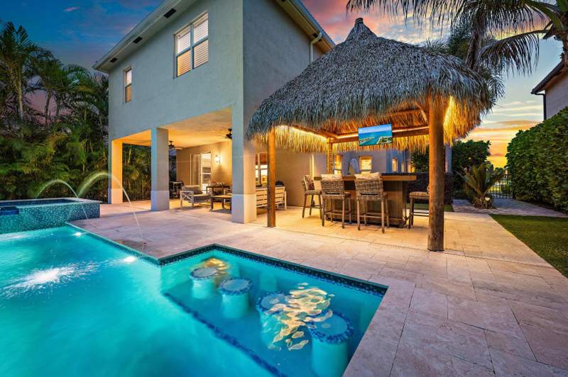 4 bedroom Single Family Residence at 148 Behring Way, Rialto, Jupiter — photo 2