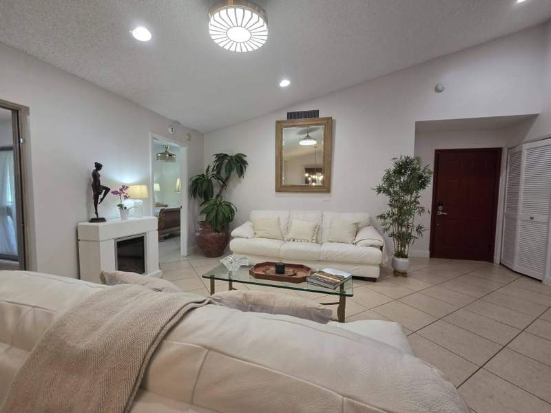 3 bedroom Villa at 115 Ramblewood Circle, Village Walk, Royal Palm Beach — photo 5