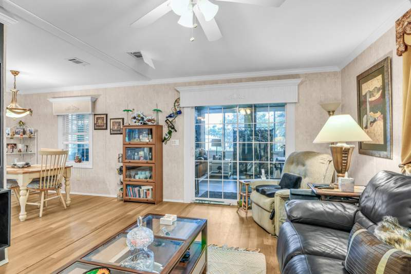 2 bedroom Manufactured Home at 8338 E Club Road, West Lakes of Boca Raton, Boca Raton — photo 5