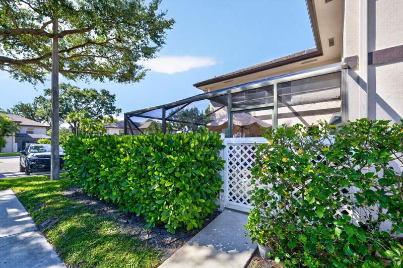 2 bedroom Townhouse at 42 Essex Court #B, Stamford At Royal Palm Beach, Royal Palm Beach — photo 3