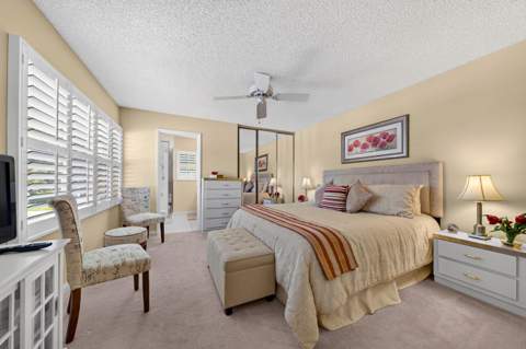 42 Essex Court #B, Royal Palm Beach FL - photo 22 of 27