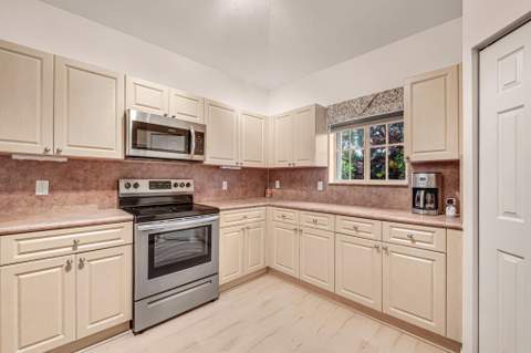 2327 Windjammer Way, West Palm Beach FL - photo 17 of 50