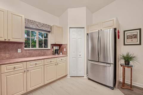 2327 Windjammer Way, West Palm Beach FL - photo 18 of 50