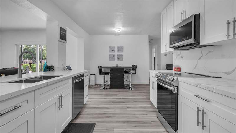 3 bedroom Single Family Residence at 4861 NW 6TH Court, BREEZESWEPT PARK ESTATES, Plantation — photo 3