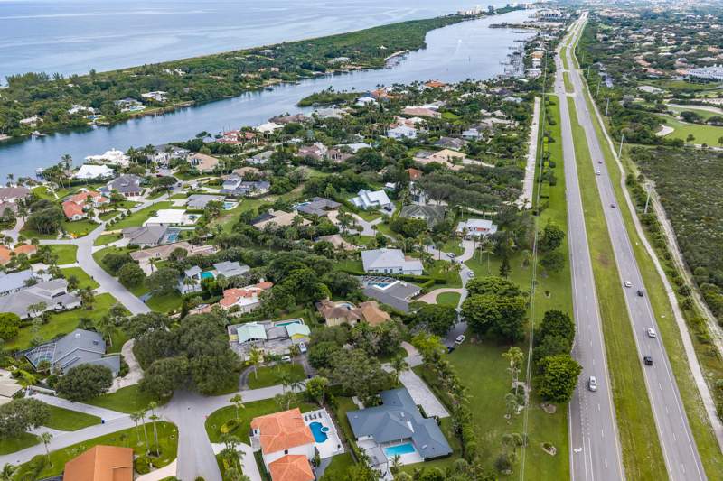 4 bedroom Single Family Residence at 17257 SE Galway Court, Rolling Hills, Tequesta — photo 5