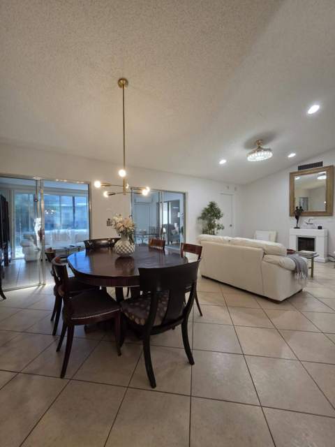 115 Ramblewood Circle, Royal Palm Beach FL - photo 7 of 54