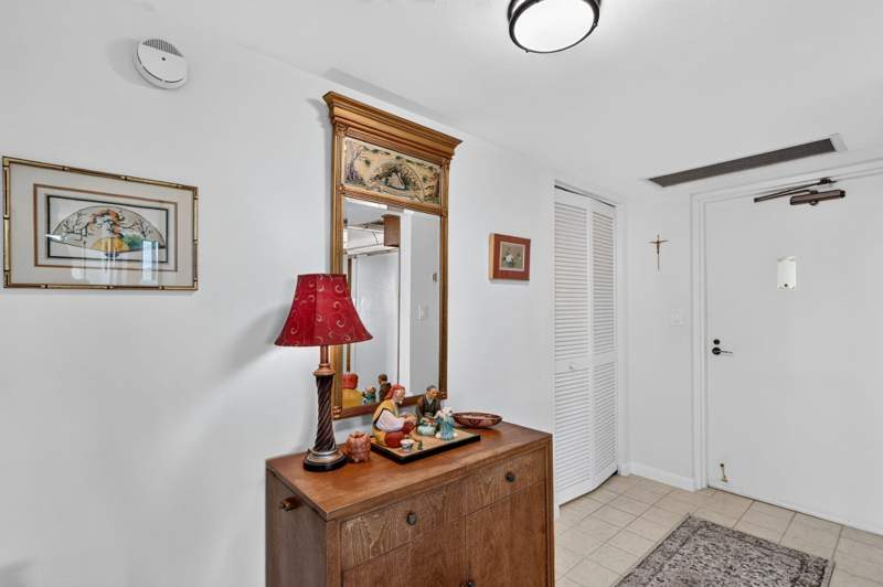 2 bedroom Condominium at 5047 N Highway A1A #604, Atlantic View Beach Club Condominium No 1, Fort Pierce — photo 2