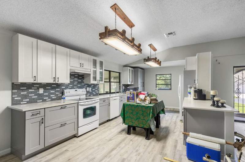 3 bedroom Single Family Residence at 3150 Dame Road, Fort Pierce, Fort Pierce — photo 5