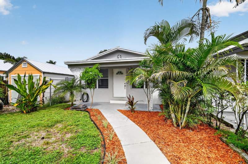 2 bedroom Single Family Residence at 504 N E Street, Lake Worth Town Of, Lake Worth Beach — photo 5