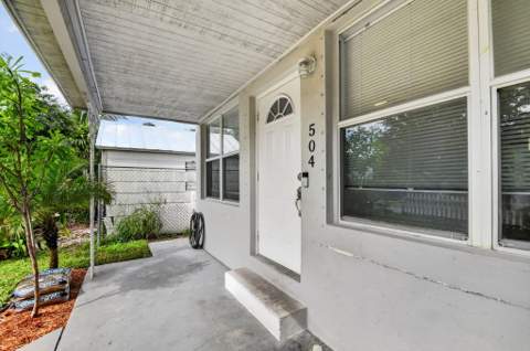 504 N E Street, Lake Worth Beach FL - photo 7 of 57