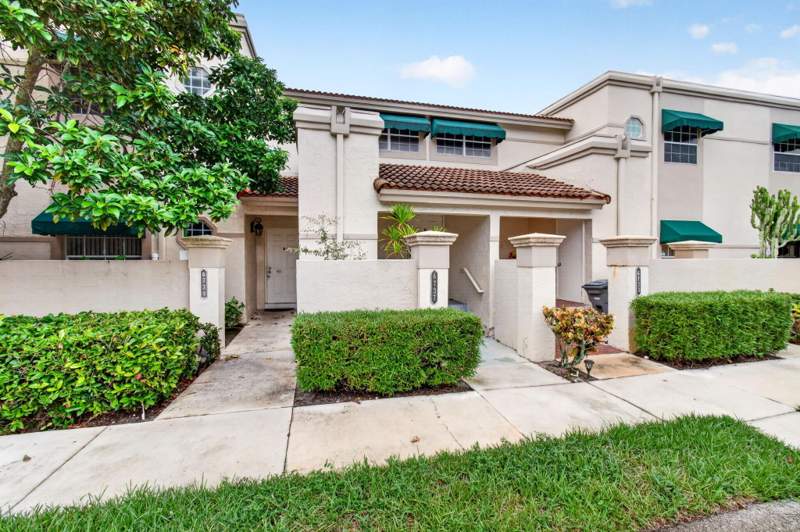 2 bedroom Condominium at 6737 Via Regina, Plum At Boca Pointe, Boca Raton — photo 2