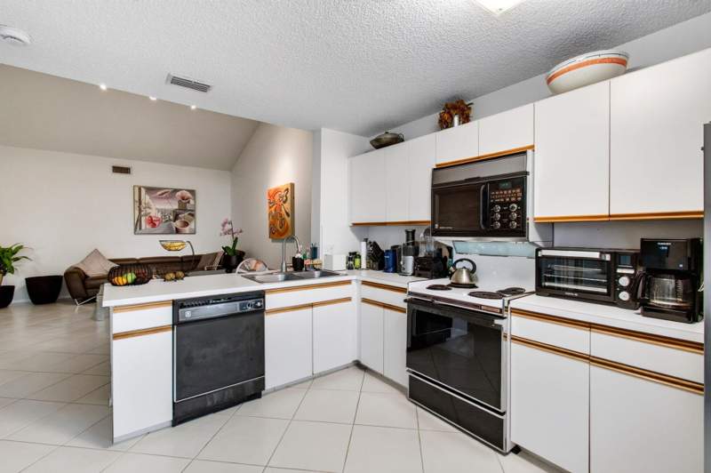 2 bedroom Condominium at 6737 Via Regina, Plum At Boca Pointe, Boca Raton — photo 5