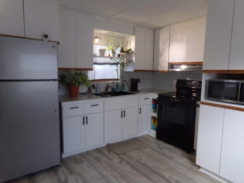 2 bedroom Mobile Home at 3965 Sheraton Circle, Whispering Pines, Boynton Beach — photo 5