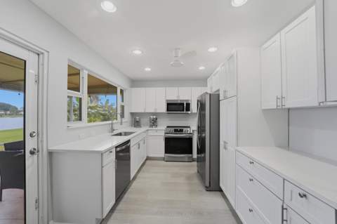 2201 SW Roma Way, Boynton Beach FL - photo 10 of 23