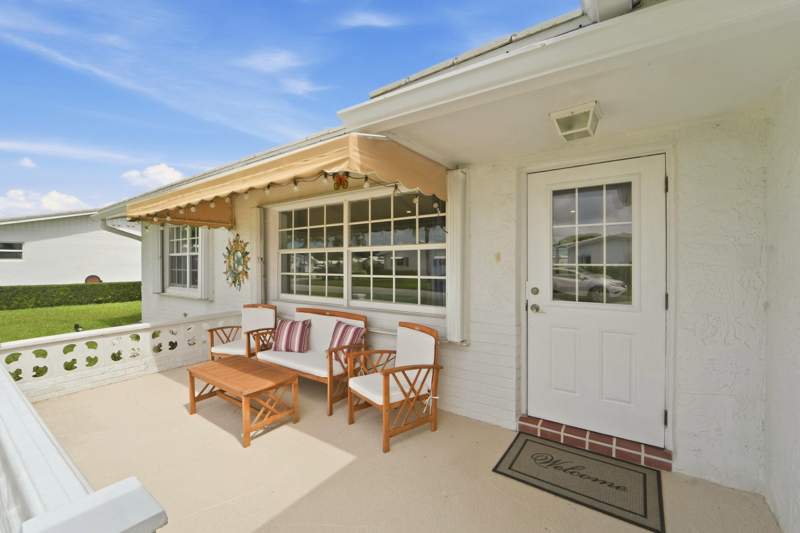3 bedroom Single Family Residence at 2201 SW Roma Way, Palm Beach Leisureville Sec 10, Boynton Beach — photo 4