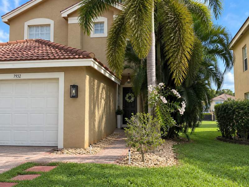 3 bedroom Single Family Residence at 7932 Picklewood Park Drive, Mini Assemblage Pud 1, Boynton Beach — photo 2